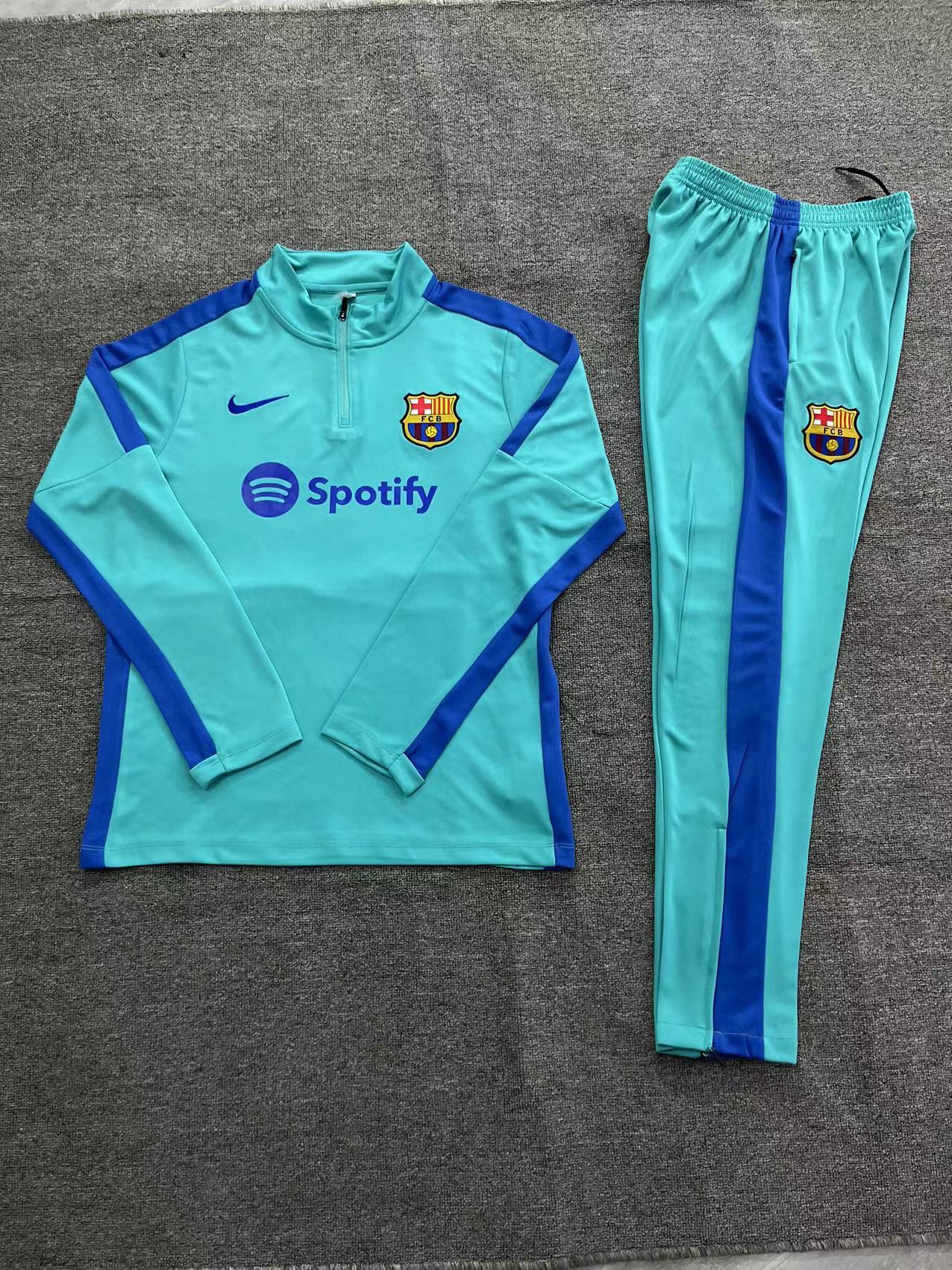 Barcelona Hulan Color Color Matching Tracksuit