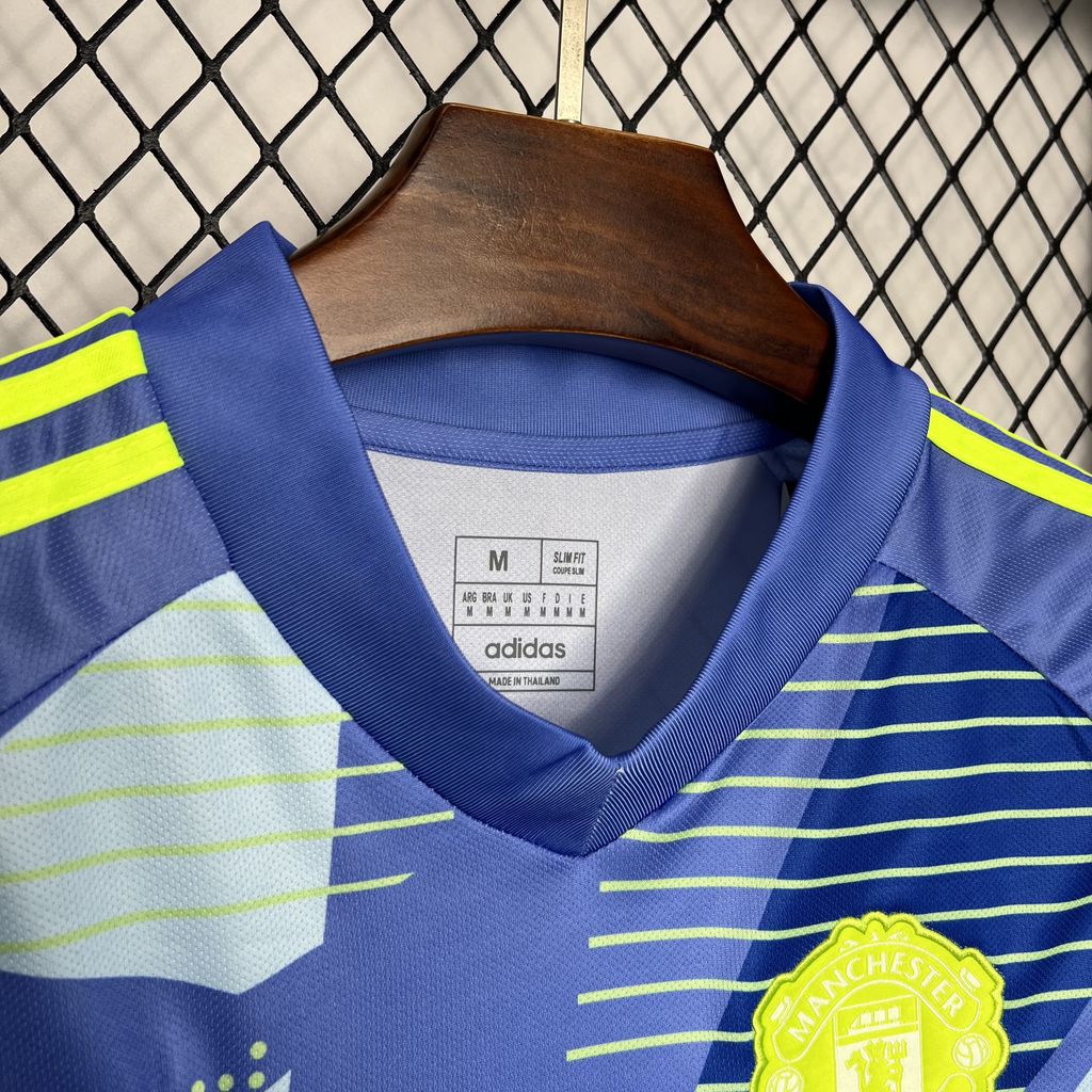 24-25 Manchester United Goalkeeper Jersey