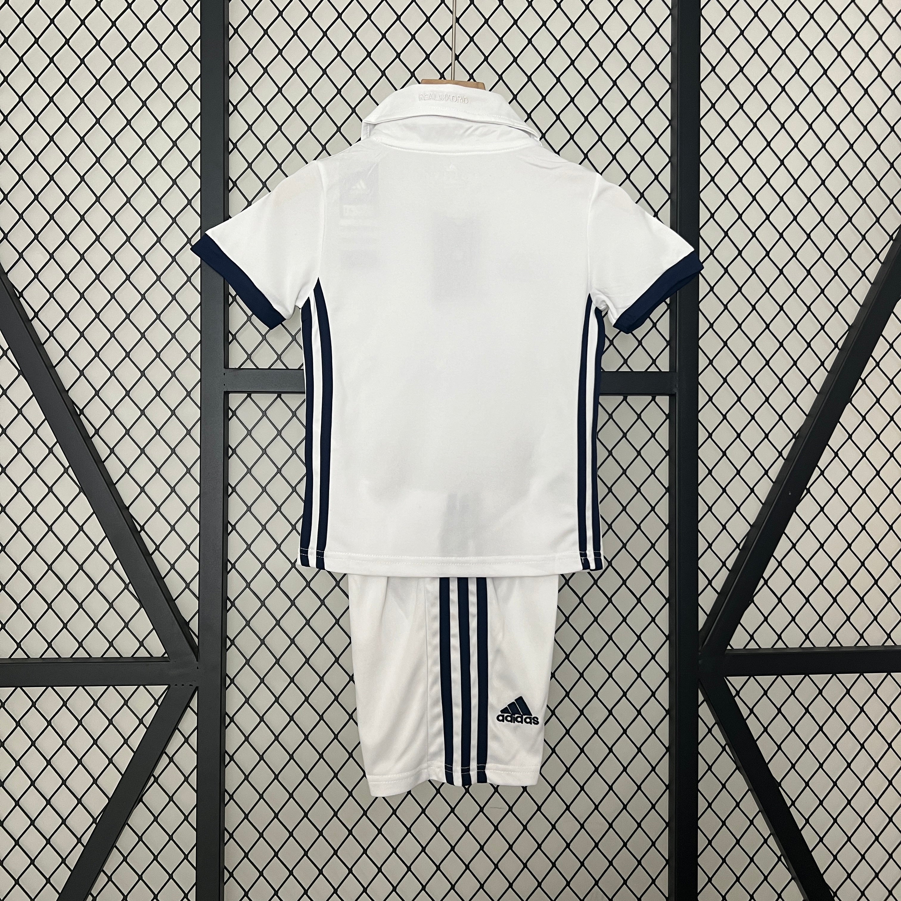 16/17 Real Madrid Home Retro Kids Kit