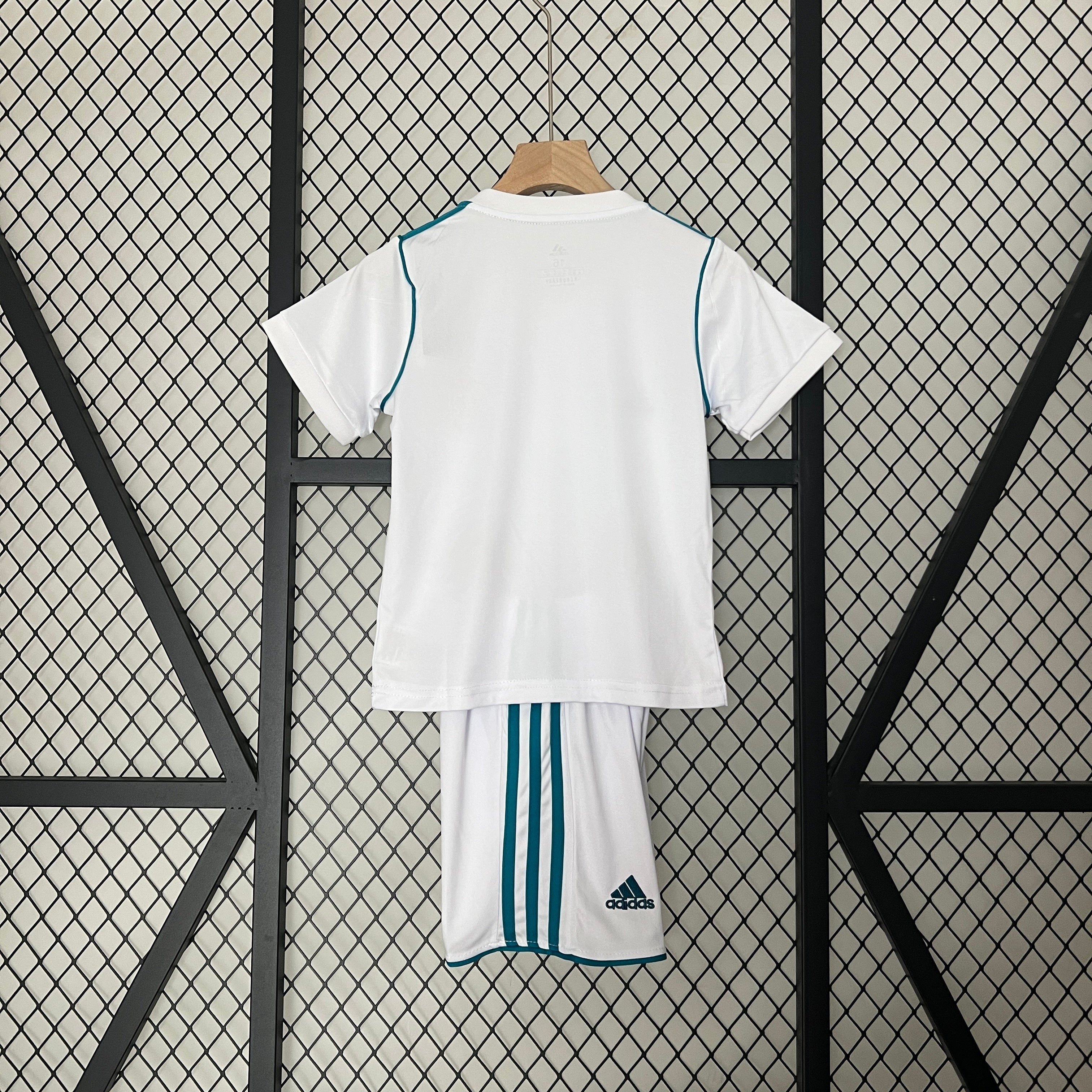 17/18 Real Madrid Home Retro Kids Kit