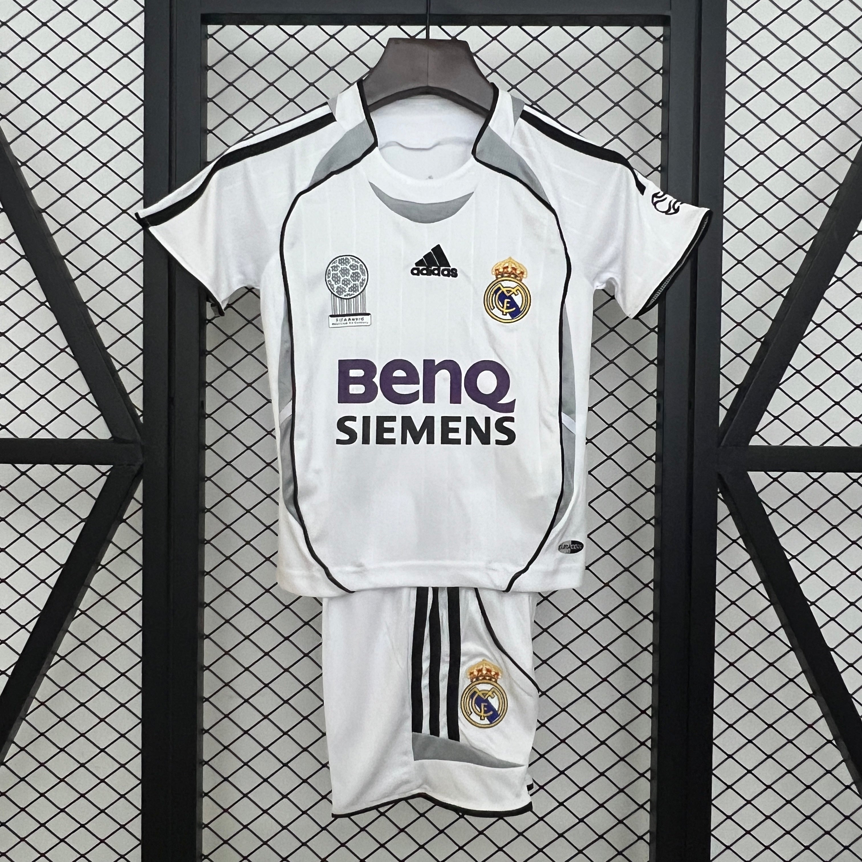 06/07 Real Madrid Home Retro Kids Kit