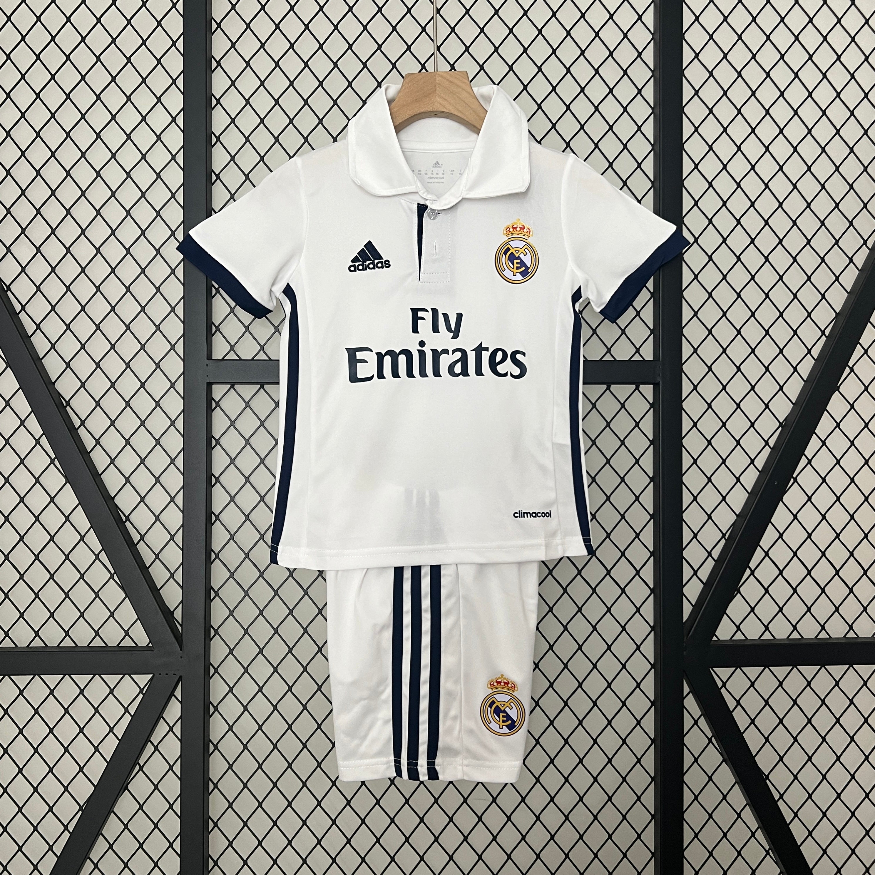 16/17 Real Madrid Home Retro Kids Kit