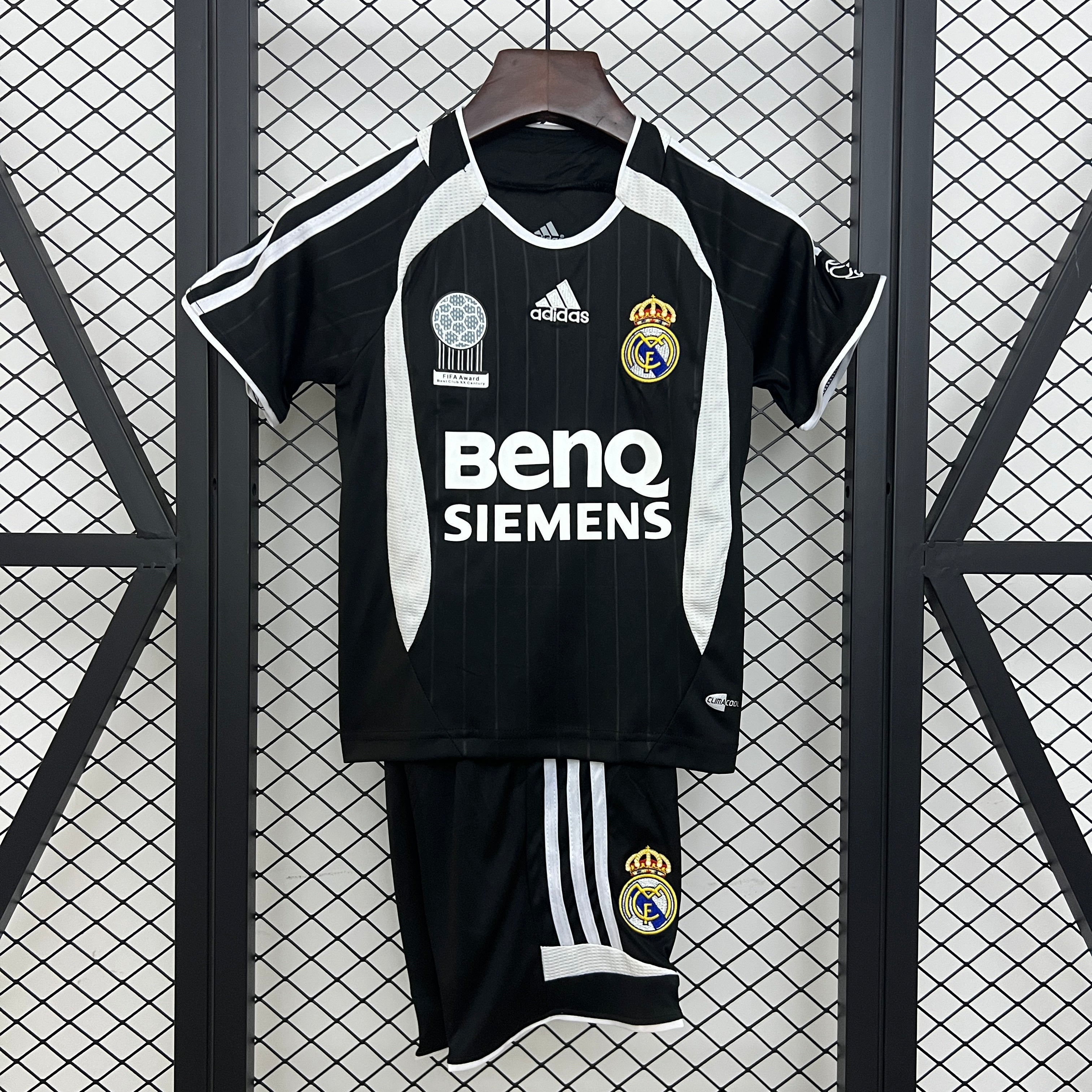 06/07 Real Madrid Away Retro Kids Kit