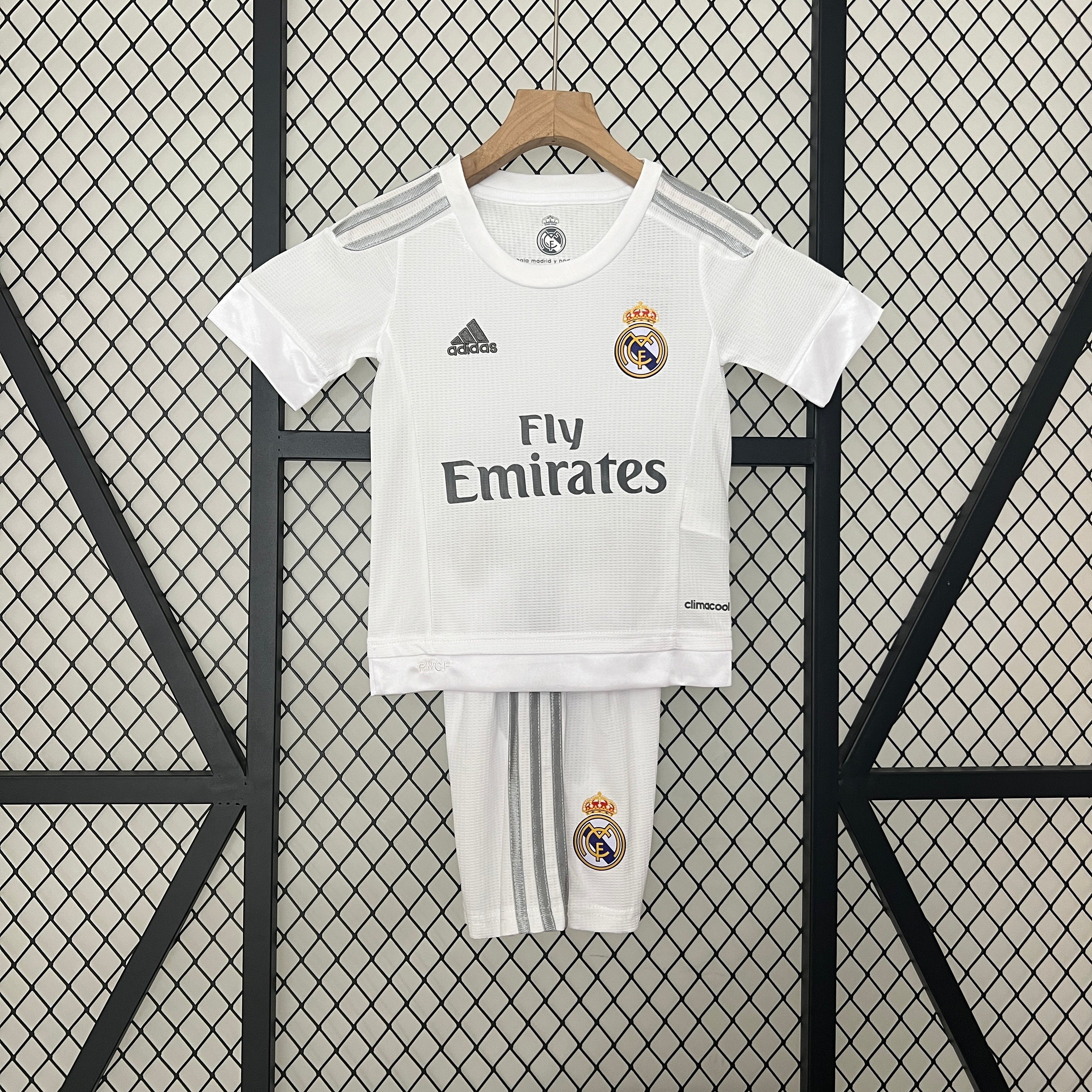 15/16 Real Madrid Home Retro Kids Kit
