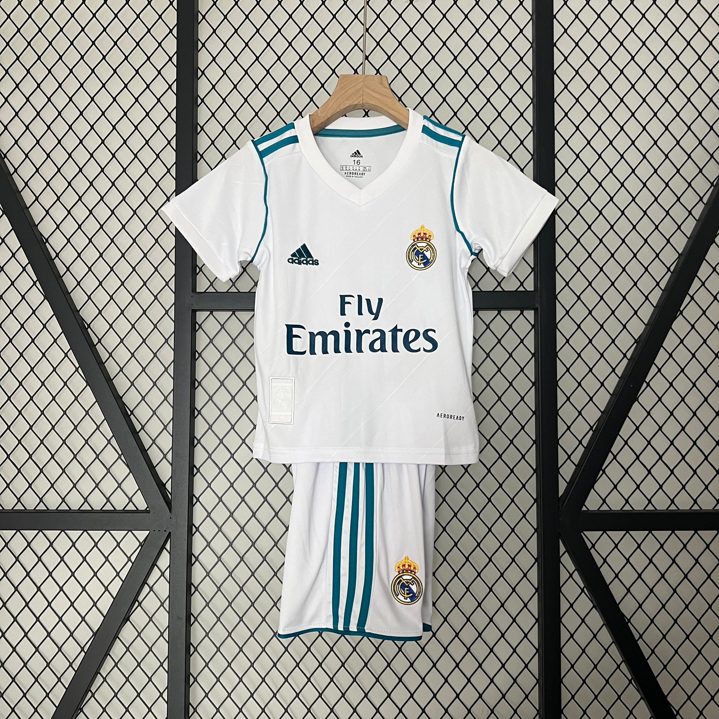 17/18 Real Madrid Home Retro Kids Kit