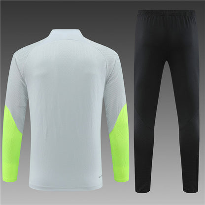 Paris Light Gray With Tracksuit