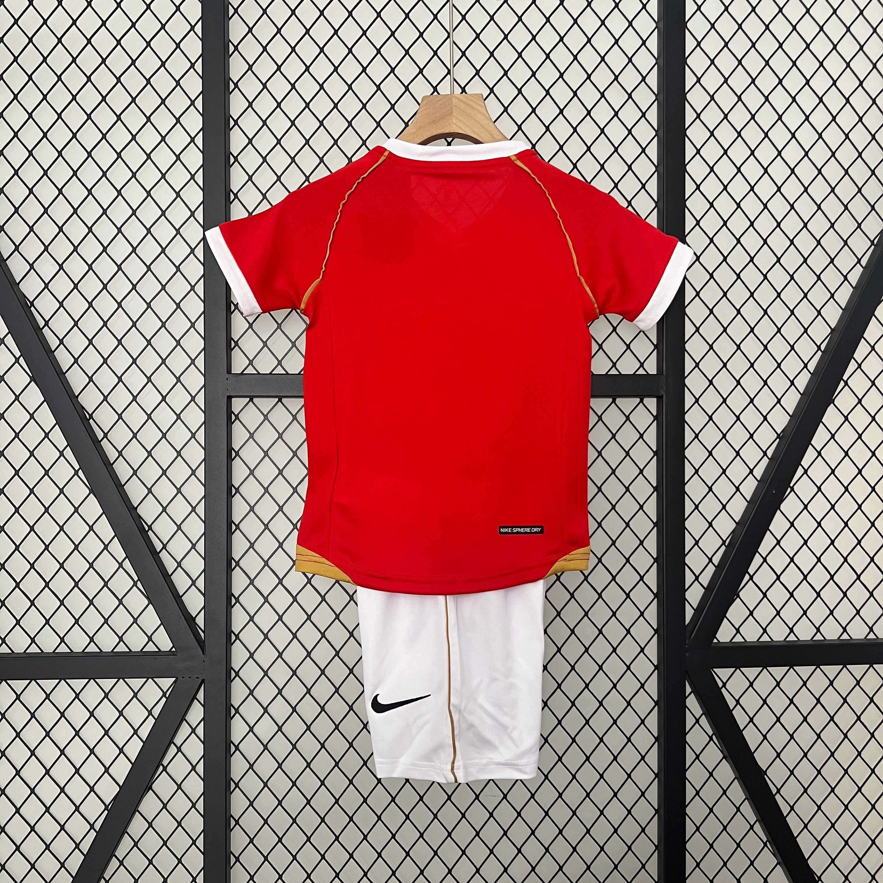 06/07 Manchester United Home Retro Kids Kit