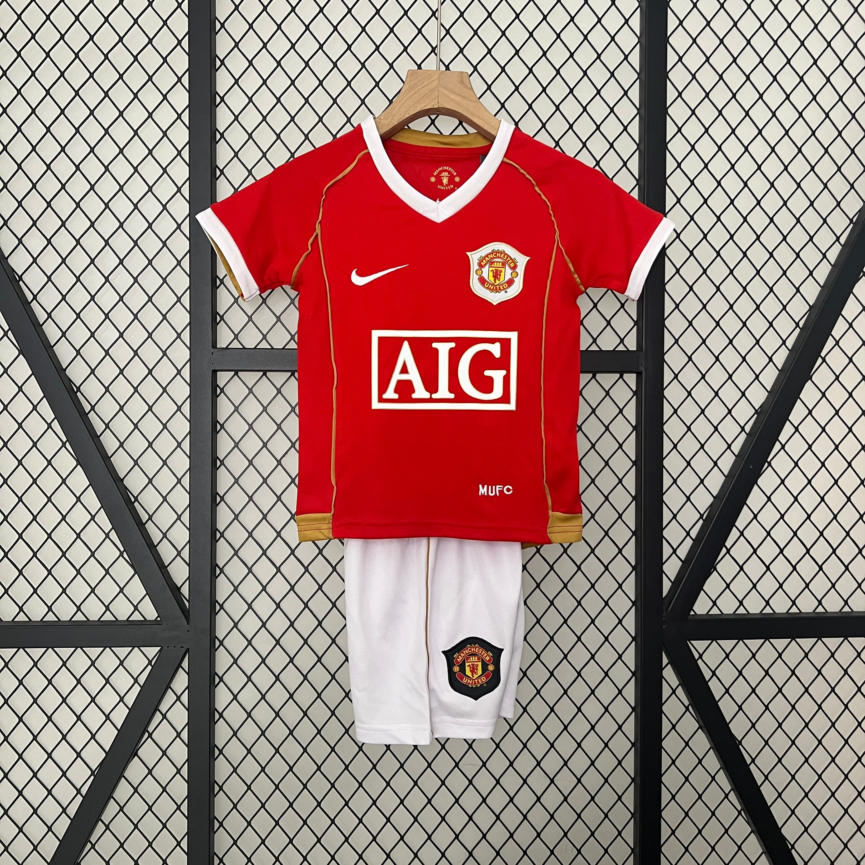06/07 Manchester United Home Retro Kids Kit