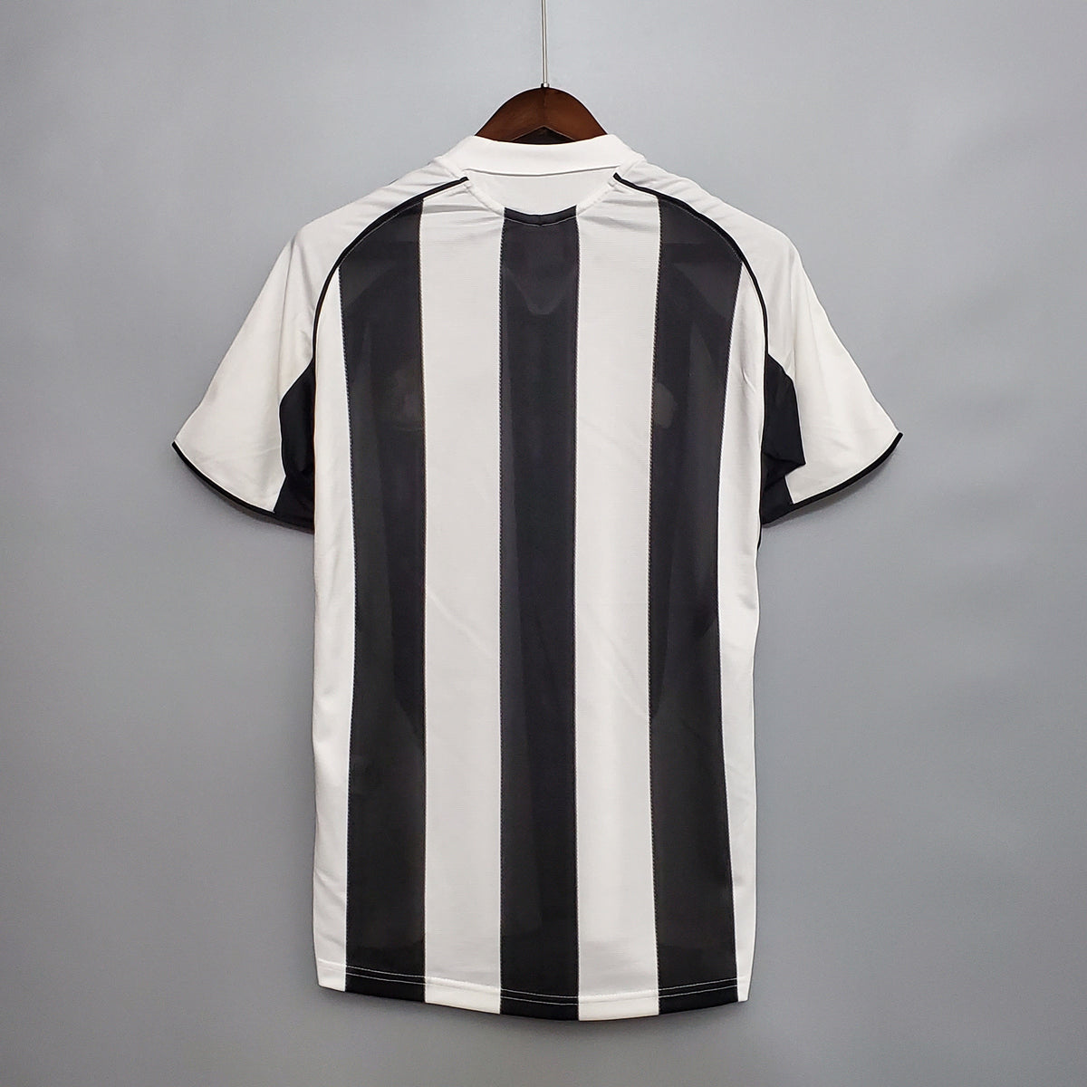 05/06 Newcastle United Home Retro Jersey