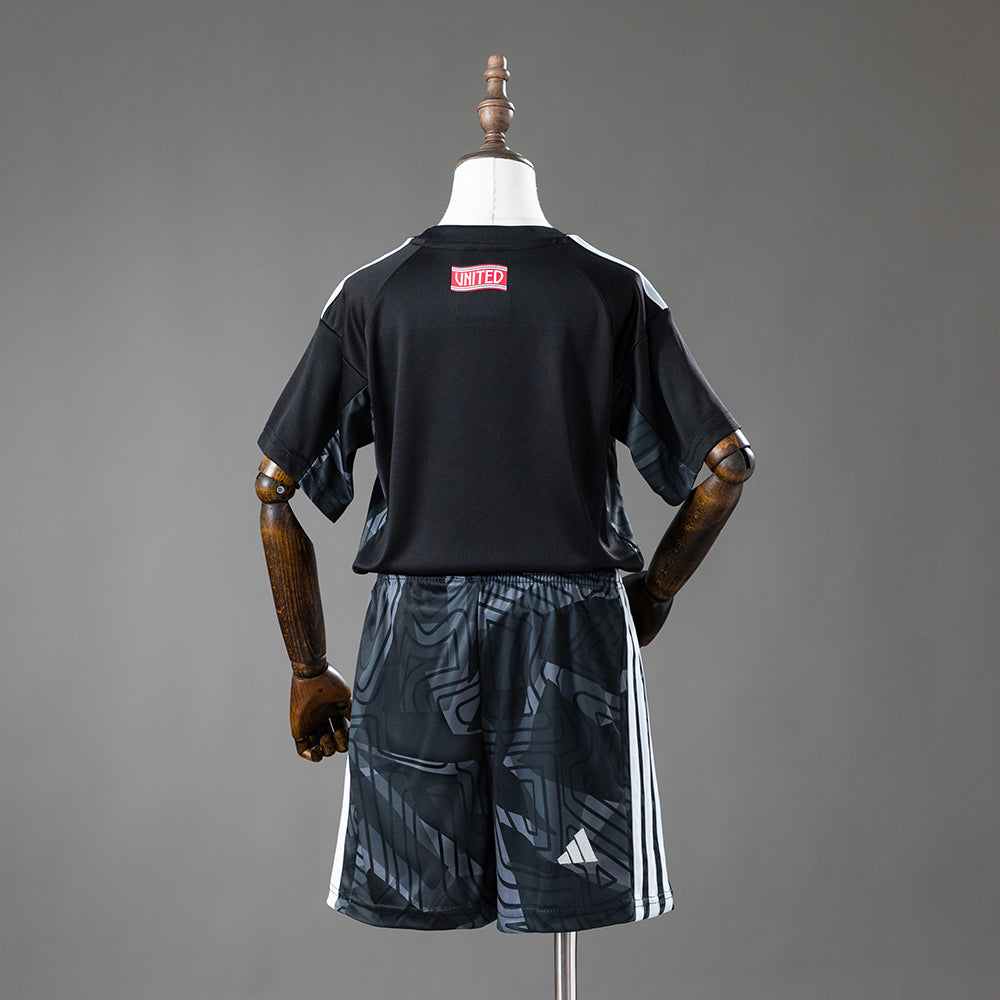 26/27 Manchester United Goalkeeper Kids Kit