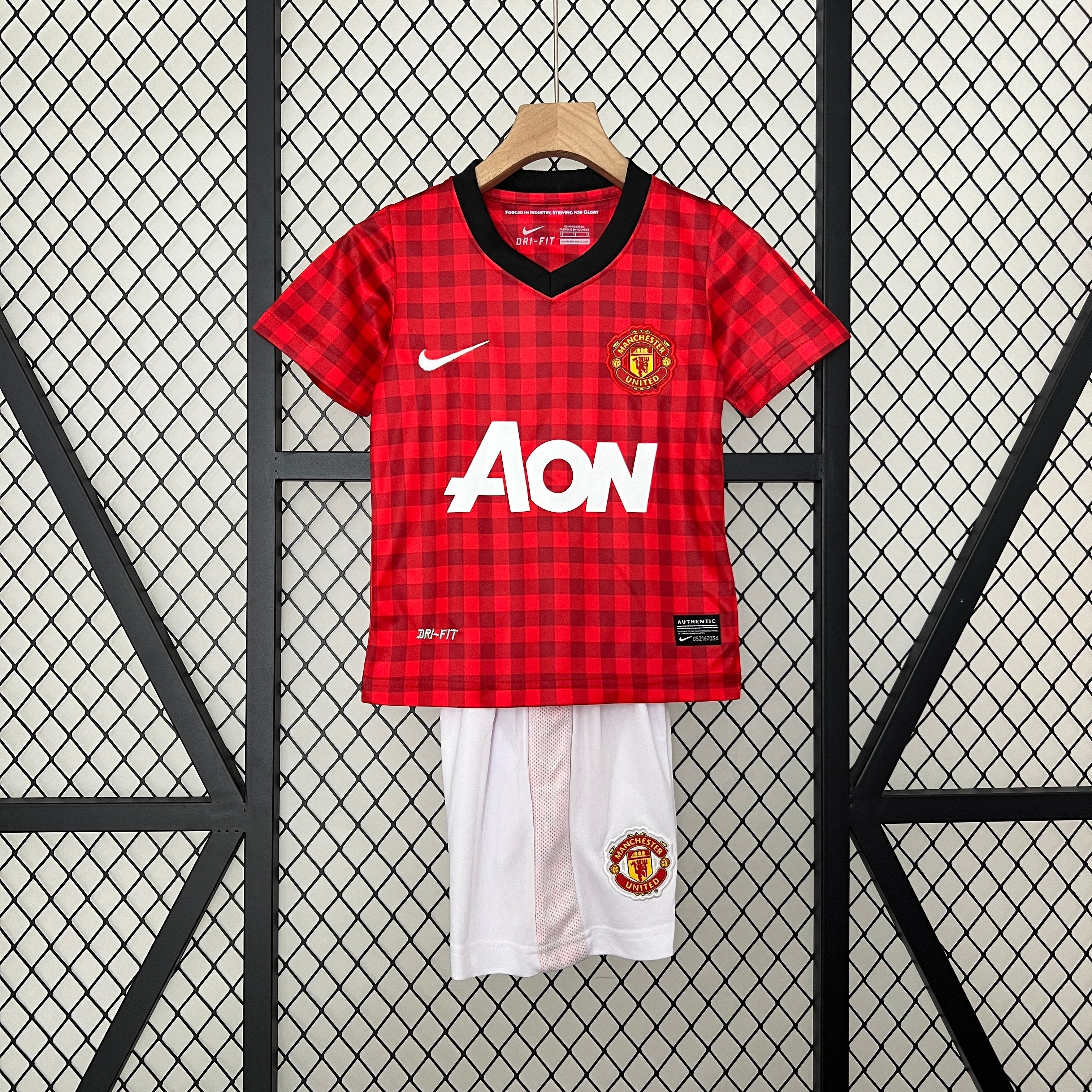 12/13 Manchester United Home Retro Kids Kit
