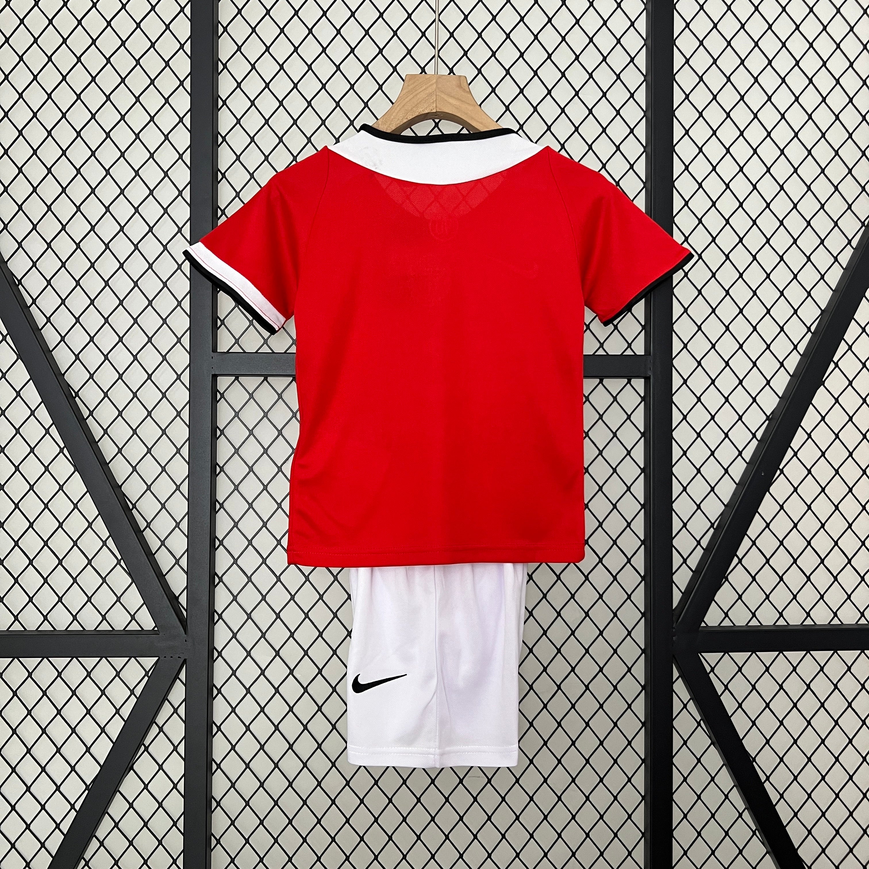 05/06 Manchester United Home Retro Kids Kit