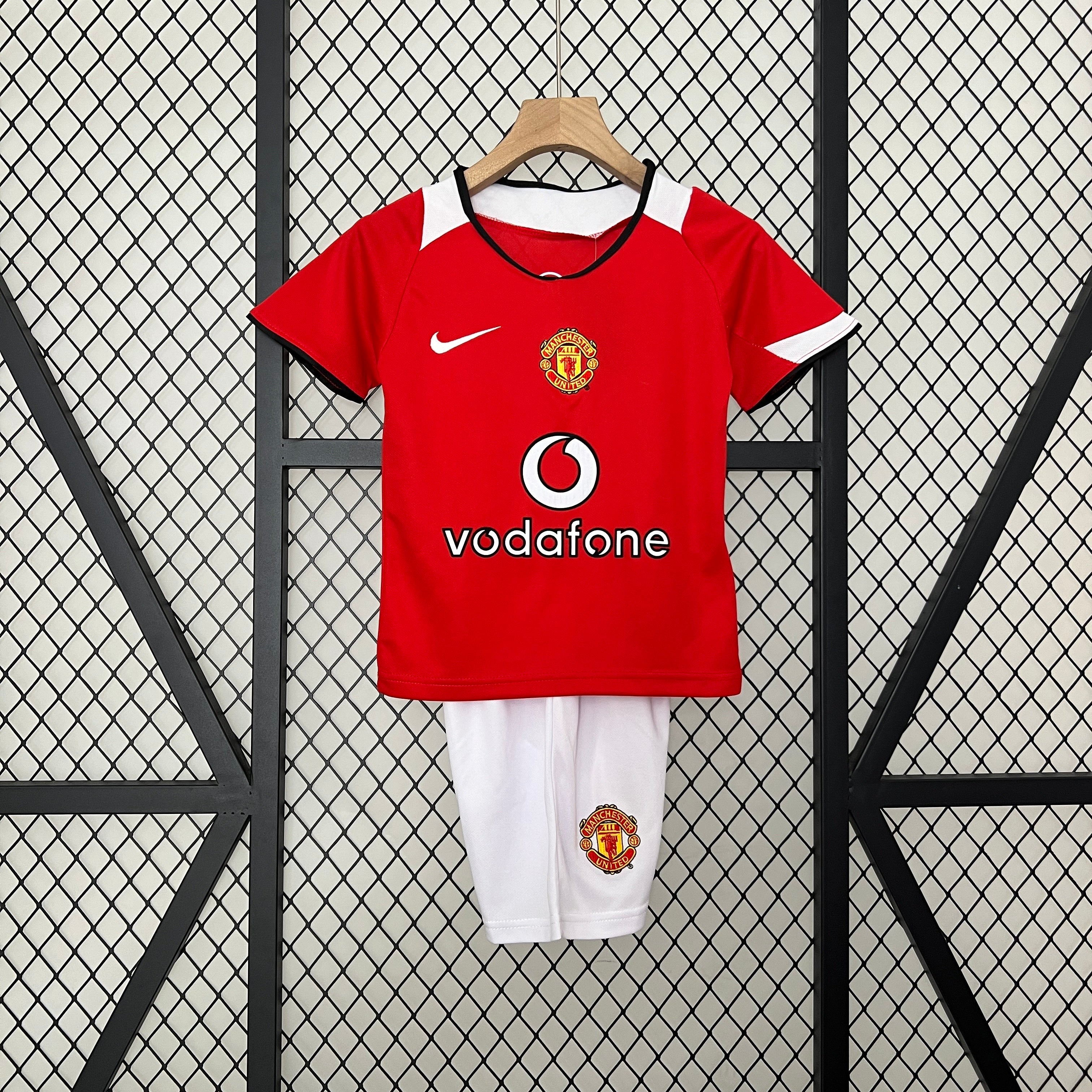 05/06 Manchester United Home Retro Kids Kit
