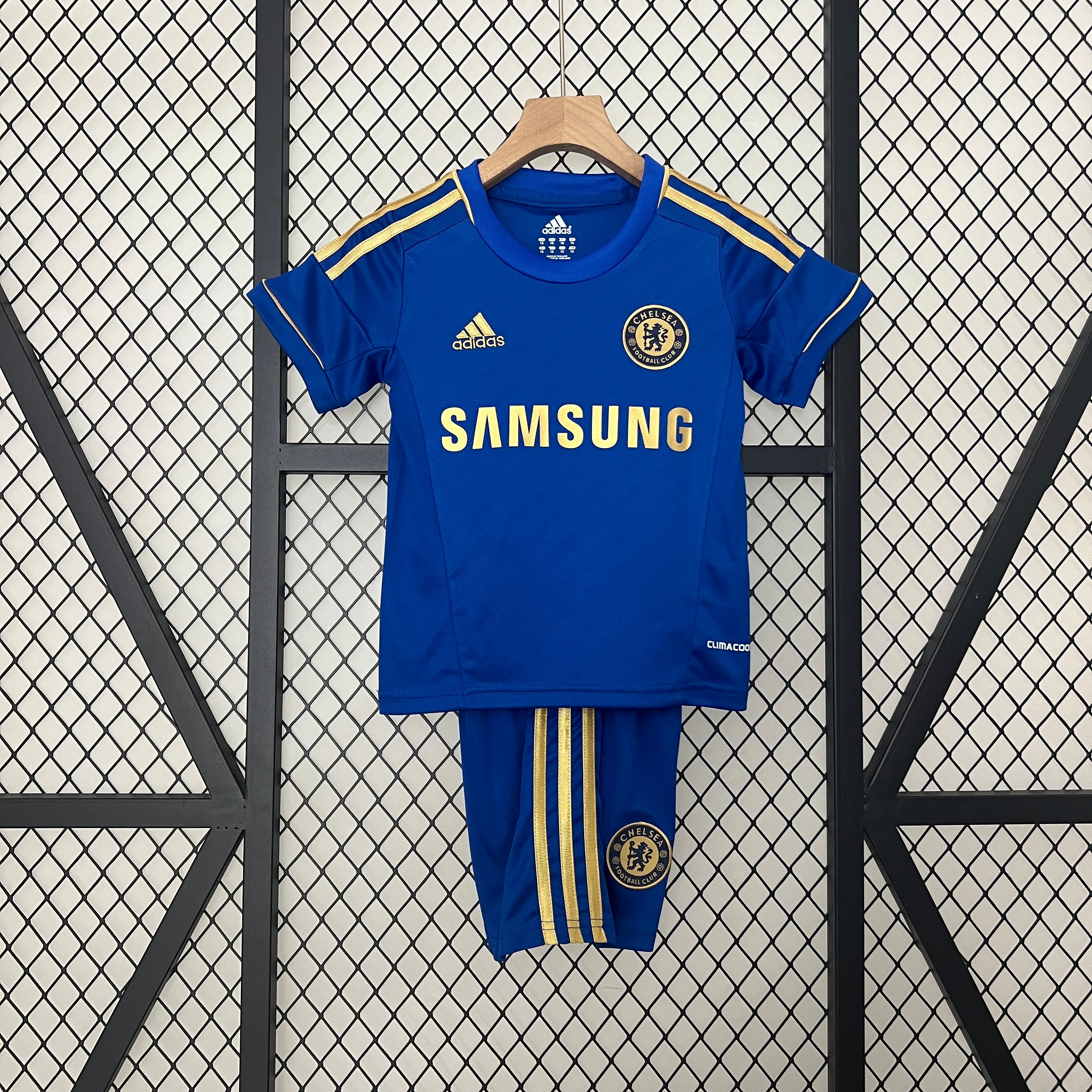 12/13 Chelsea Home Retro Kids Kit