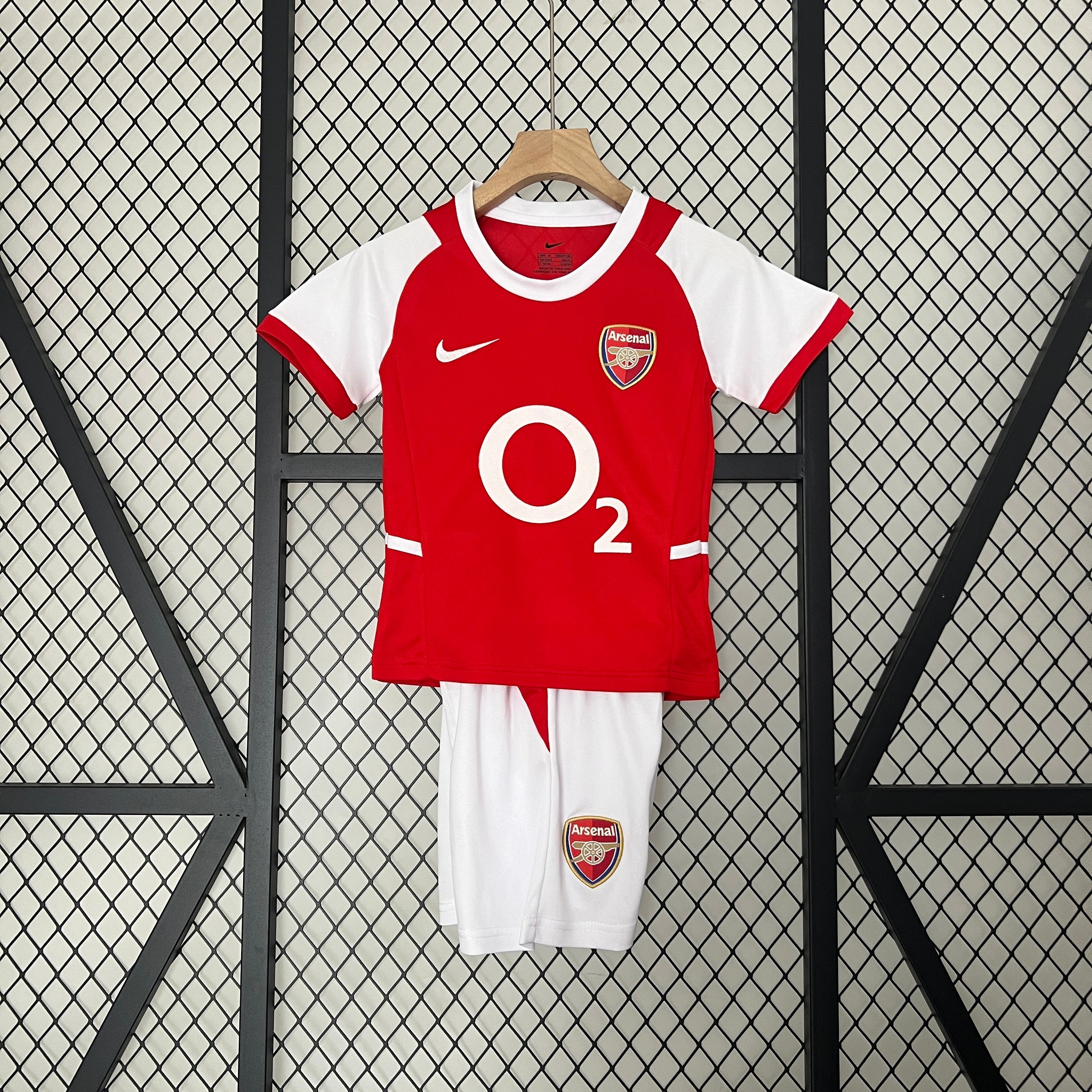 02/04 Arsenal Home Retro Kids Kit