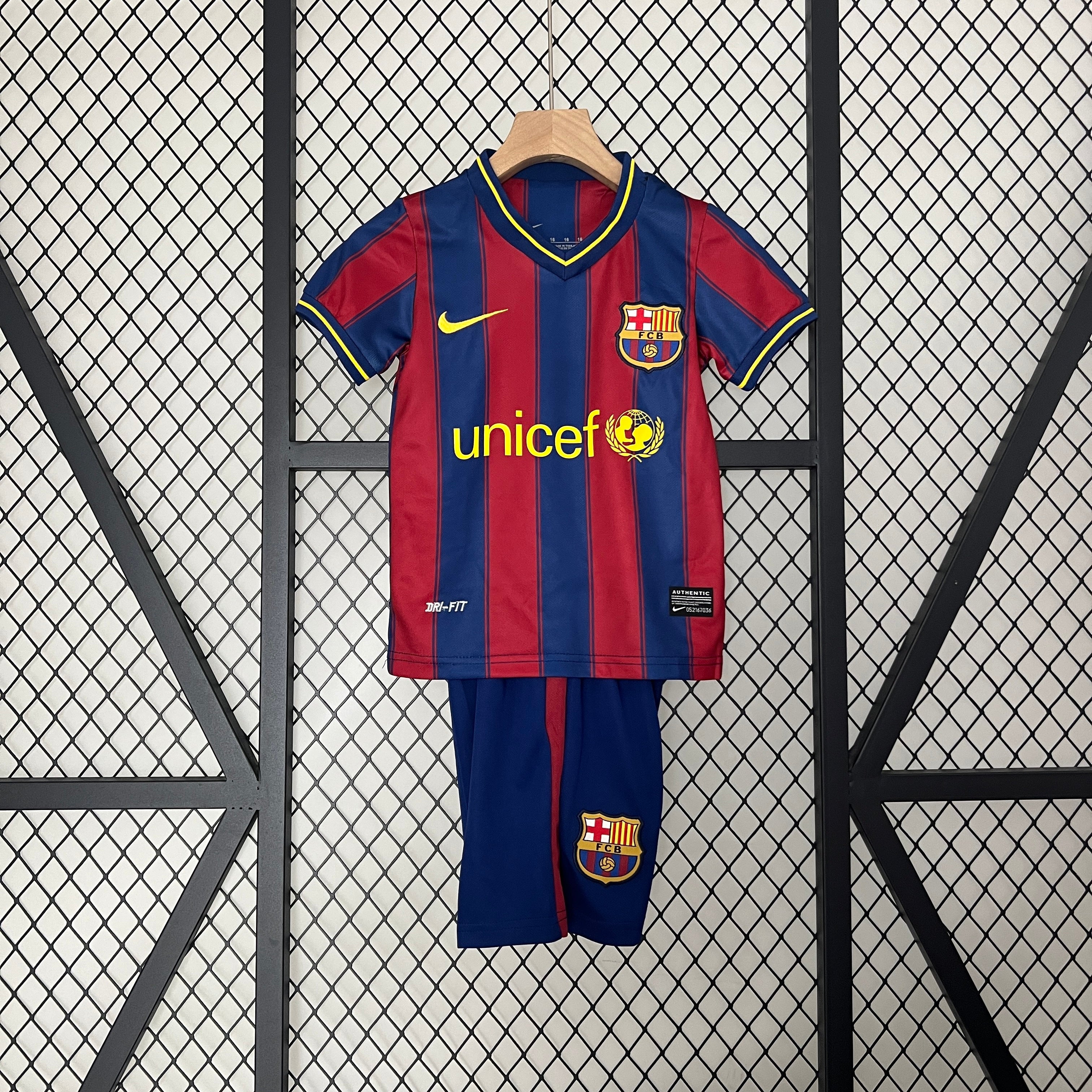 09/10 Barcelona Home Retro Kids Kit