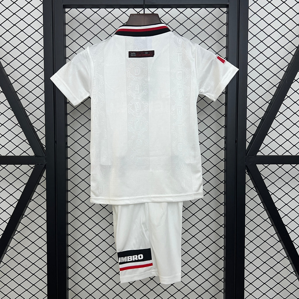 97/98 Manchester United Away Retro Kids Kit