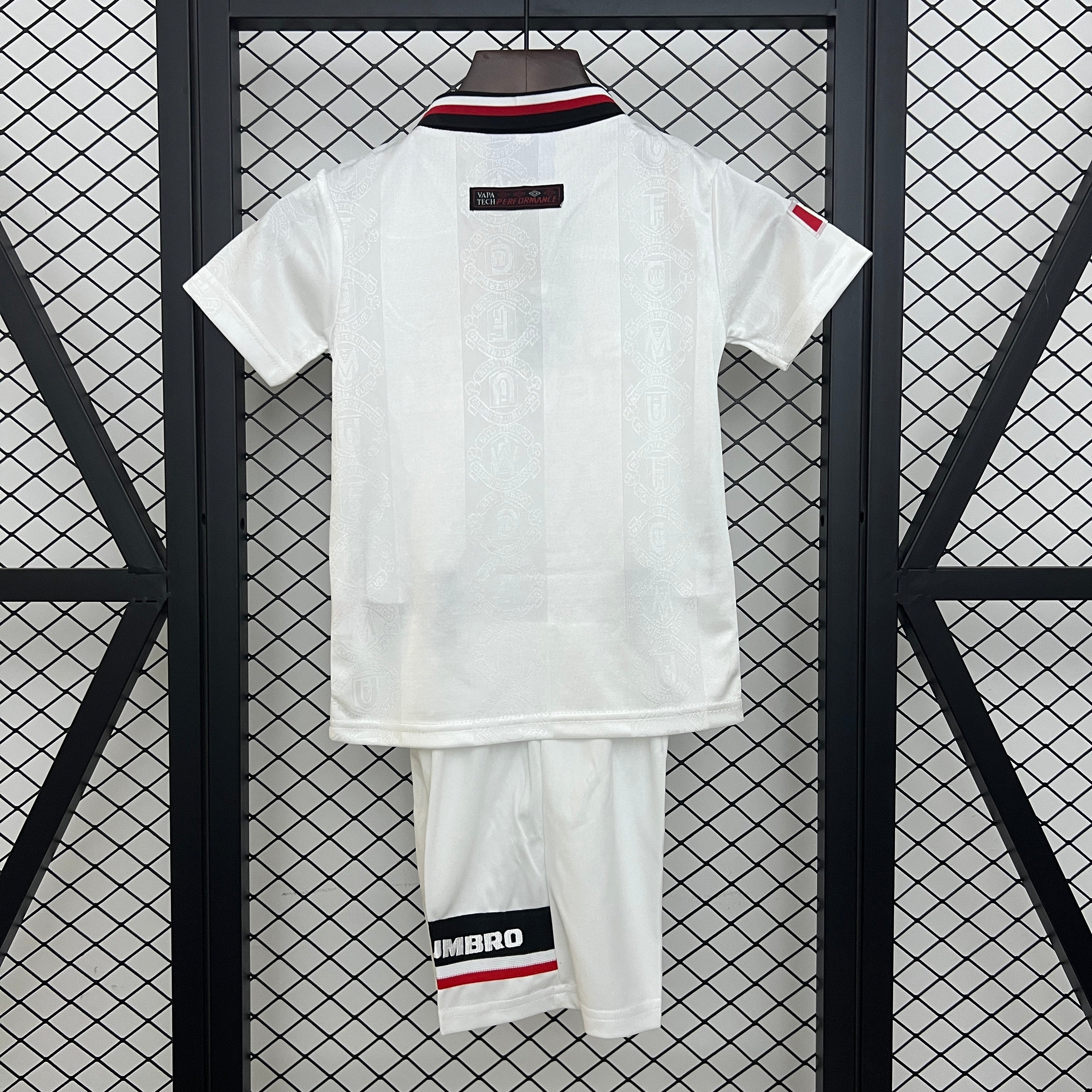97/98 Manchester United Away Retro Kids Kit