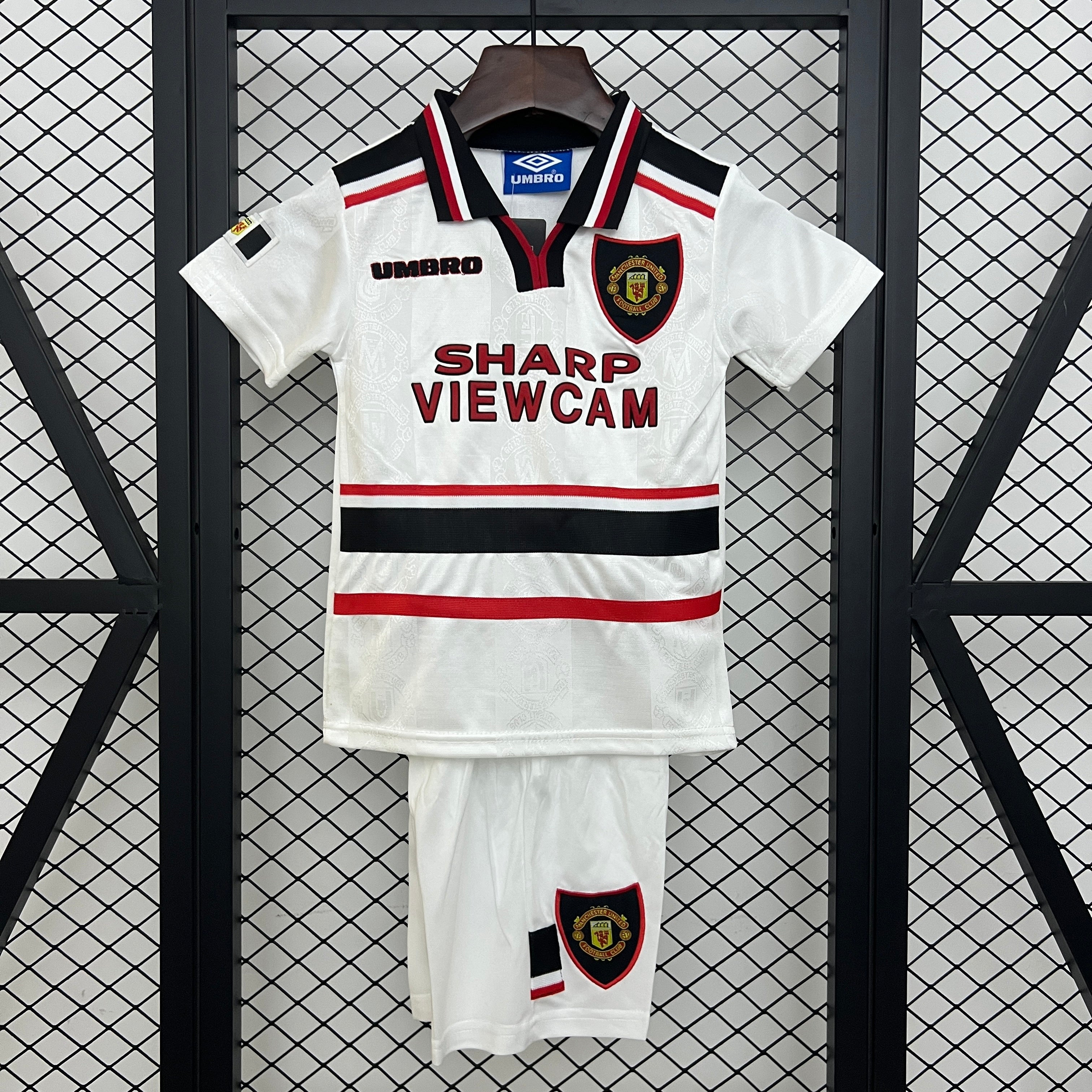 97/98 Manchester United Away Retro Kids Kit